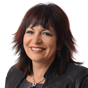 Head shot of Karen Scott